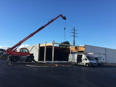 Extension en charpente bois du nouveau magasin VF confort à DOLE.